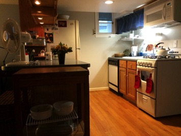 Full kitchen Full kitchen